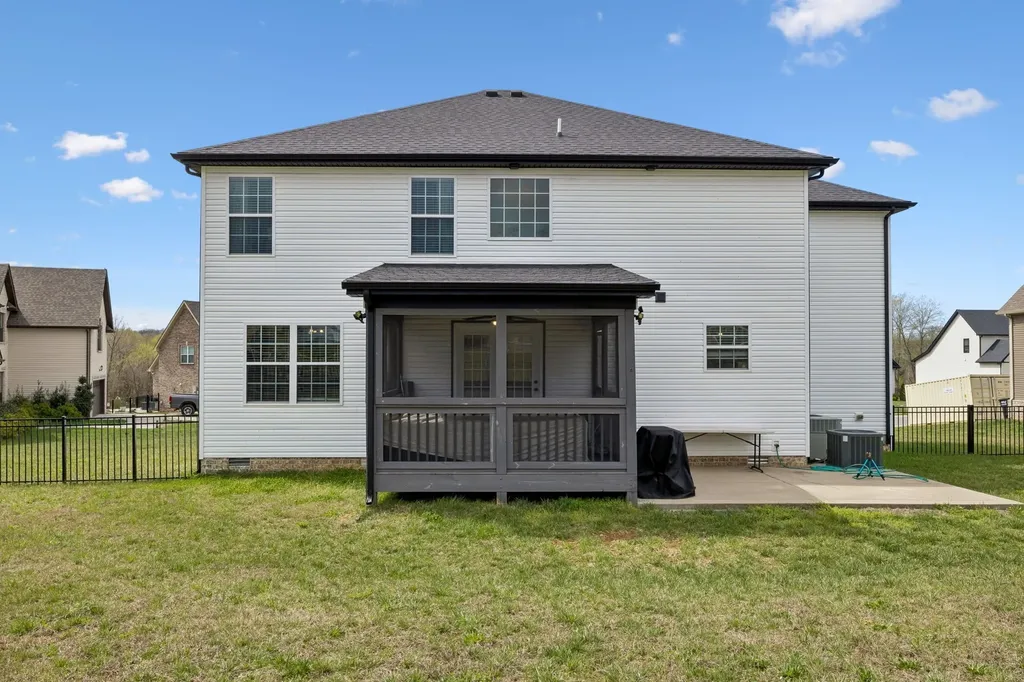 429 Crestwicke Court Clarksville TN 37043