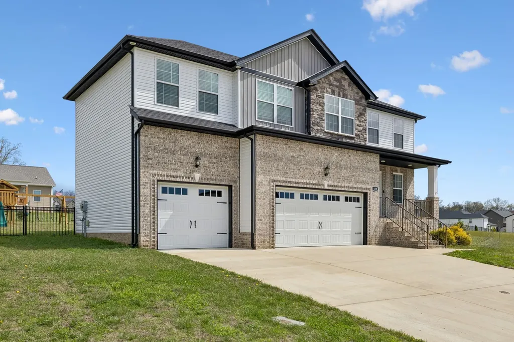 429 Crestwicke Court Clarksville TN 37043