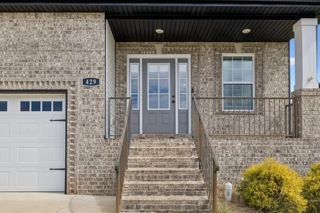 429 Crestwicke Court Clarksville TN 37043