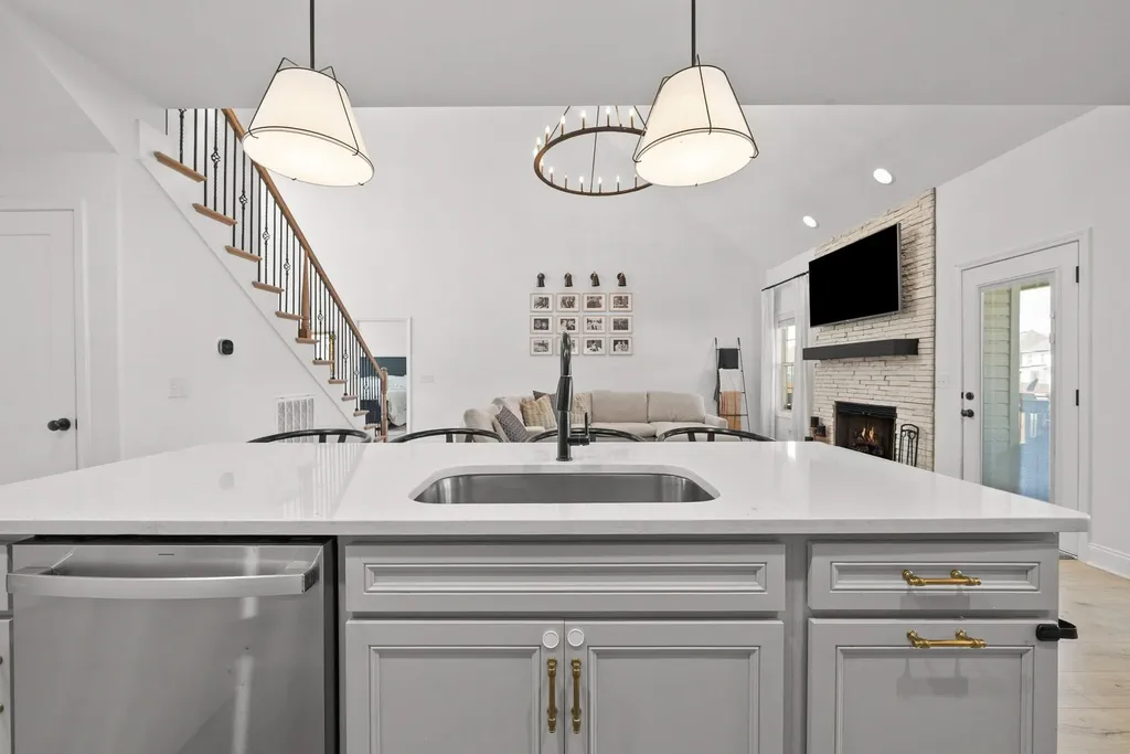 238 Cotoneaster Lane Clarksville TN 37043