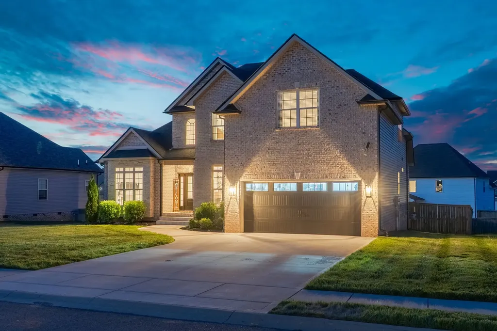 238 Cotoneaster Lane Clarksville TN 37043