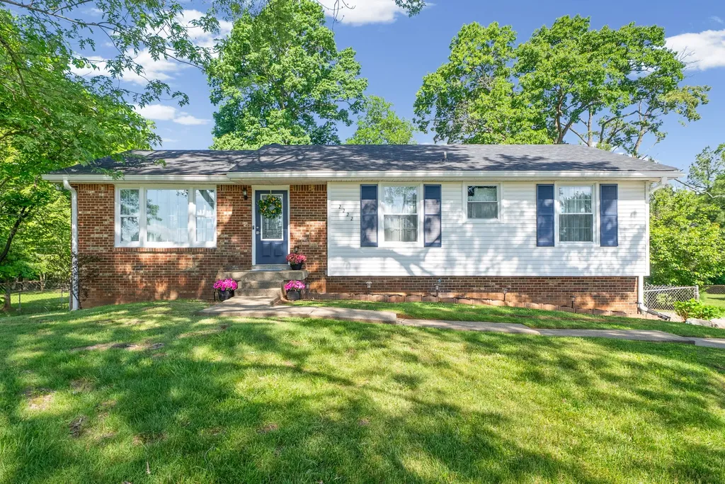 2222 Robin Drive Clarksville TN 37042