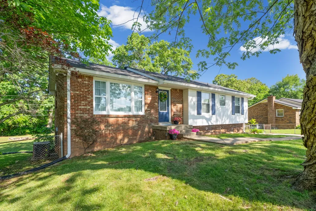 2222 Robin Drive Clarksville TN 37042