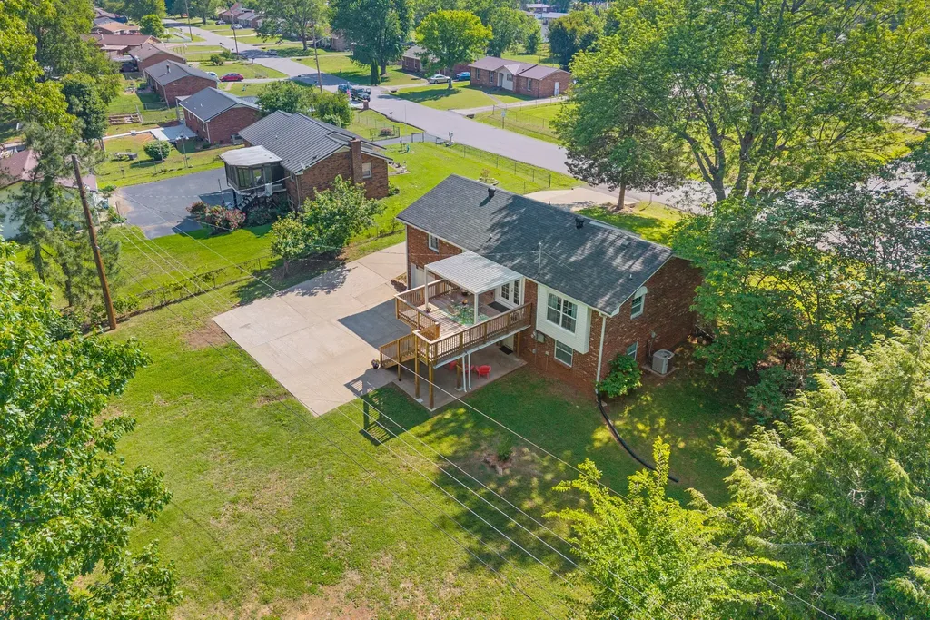 2222 Robin Drive Clarksville TN 37042