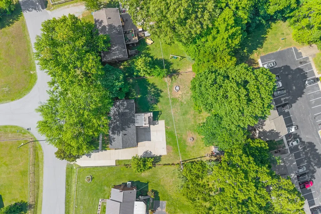2222 Robin Drive Clarksville TN 37042