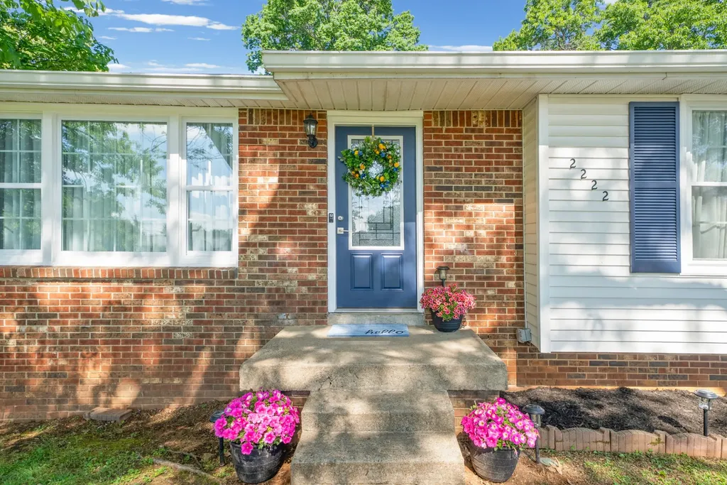 2222 Robin Drive Clarksville TN 37042