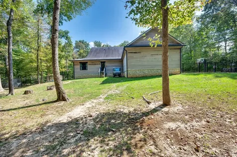 1168 Johnny Hall Road Burns TN 37029
