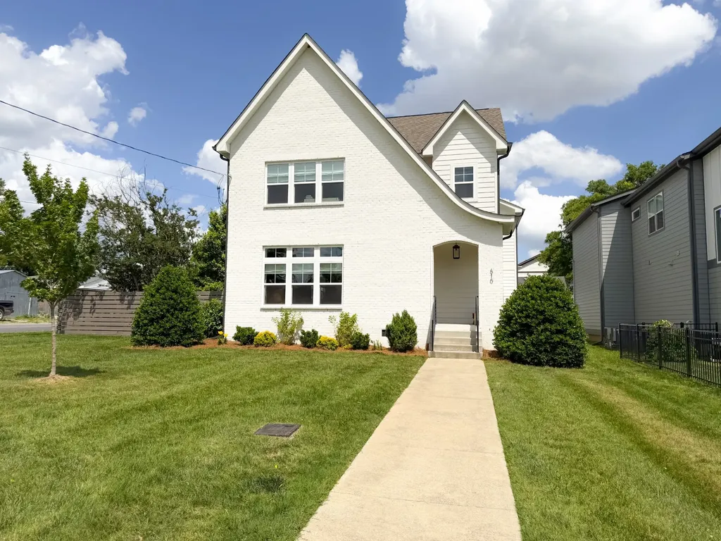 610 45th Ave, N Nashville TN 37209