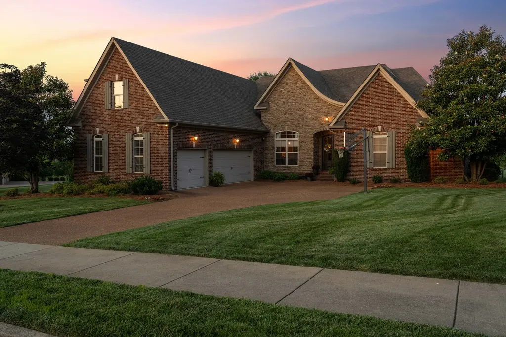 104 N Scarbrough Court Gallatin TN 37066