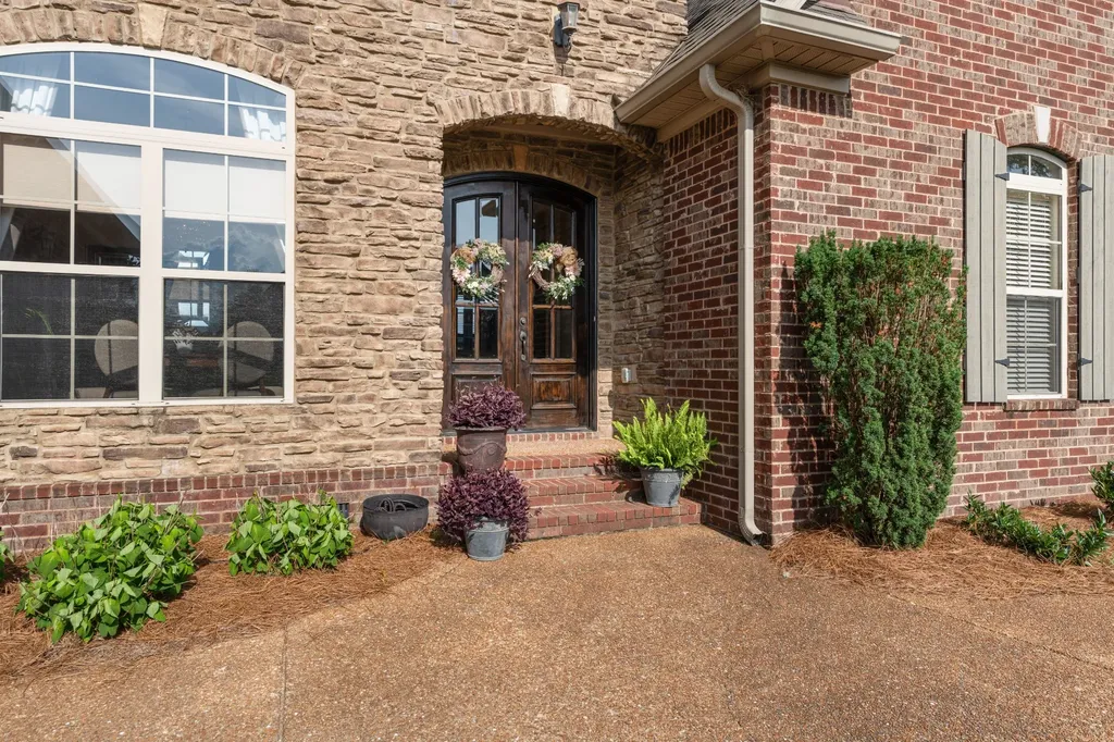 104 N Scarbrough Court Gallatin TN 37066