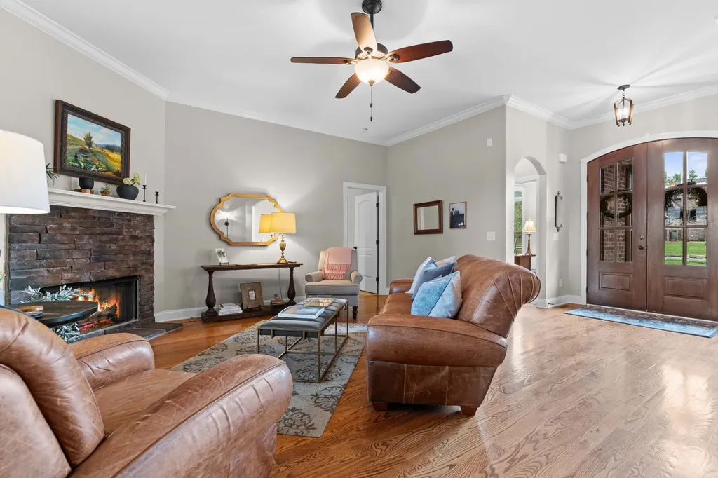 104 N Scarbrough Court Gallatin TN 37066