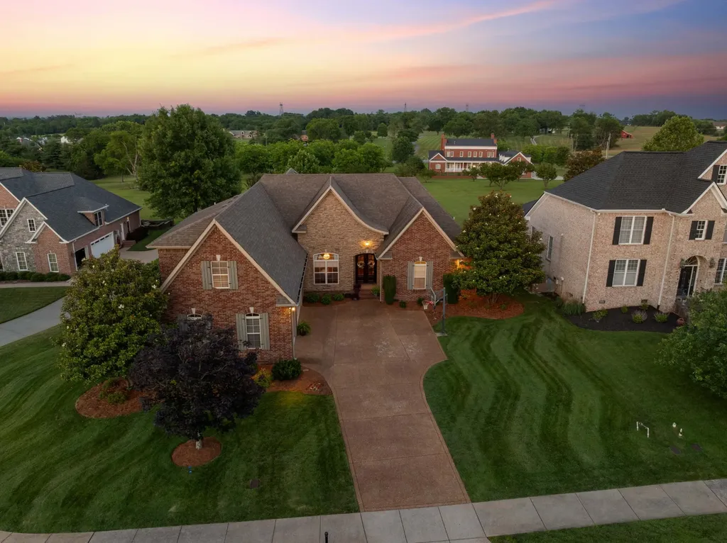 104 N Scarbrough Court Gallatin TN 37066