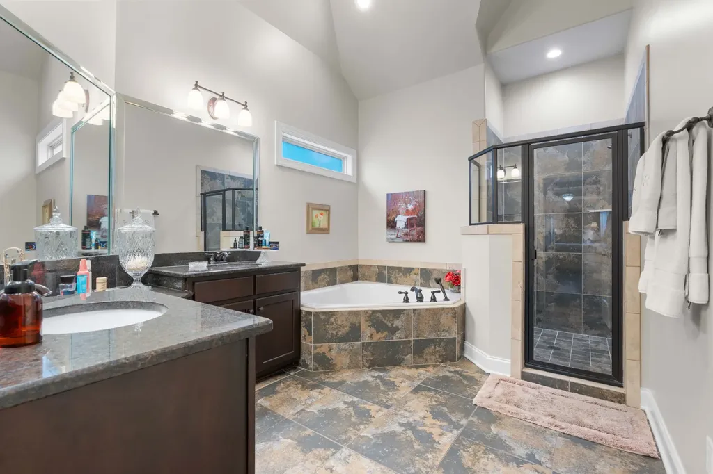 104 N Scarbrough Court Gallatin TN 37066
