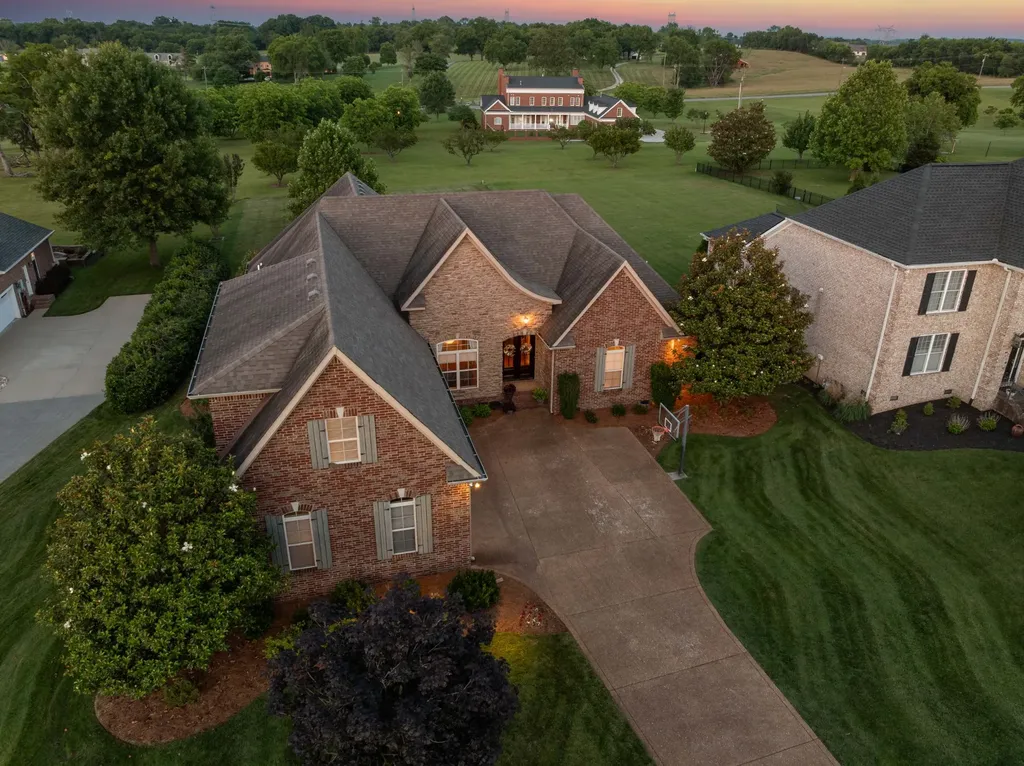 104 N Scarbrough Court Gallatin TN 37066
