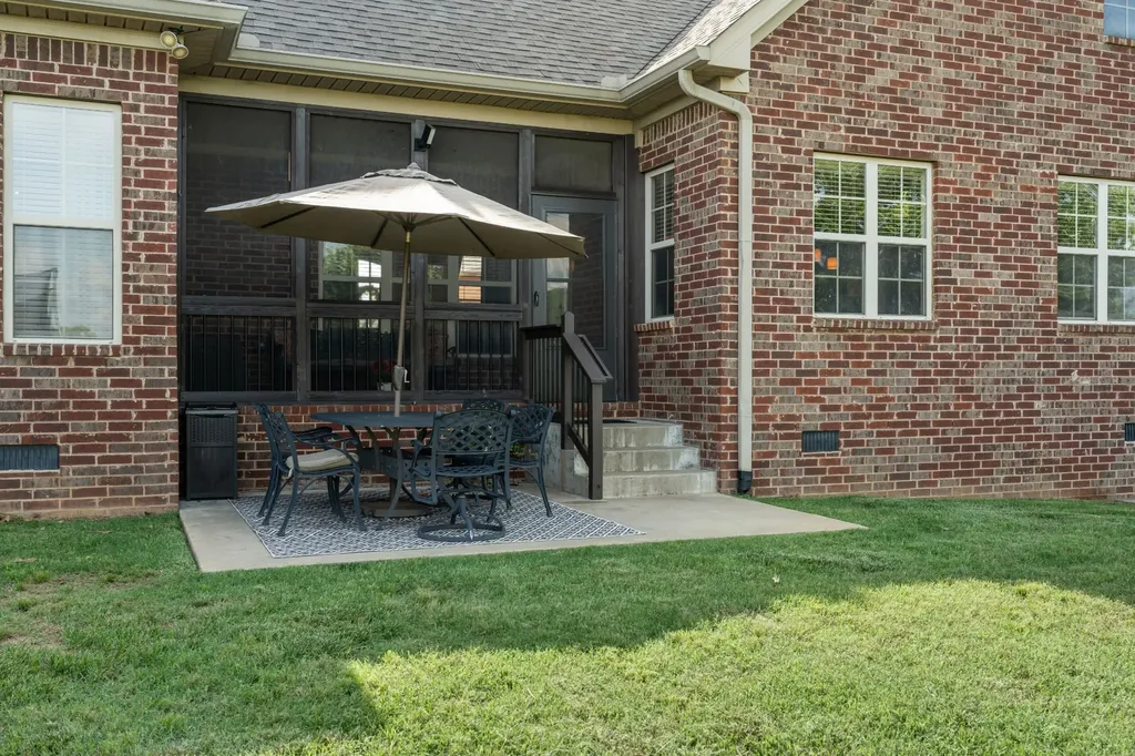 104 N Scarbrough Court Gallatin TN 37066