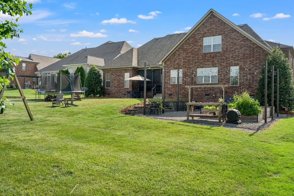 104 N Scarbrough Court Gallatin TN 37066