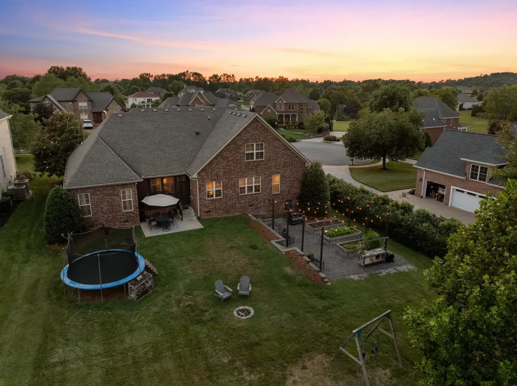 104 N Scarbrough Court Gallatin TN 37066