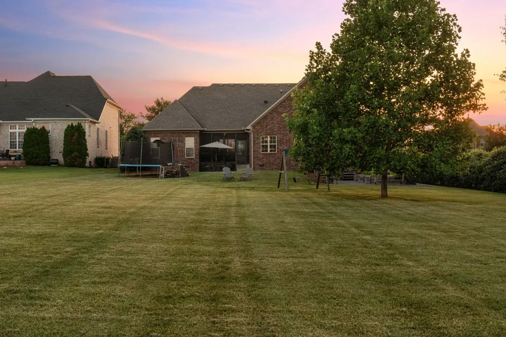 104 N Scarbrough Court Gallatin TN 37066