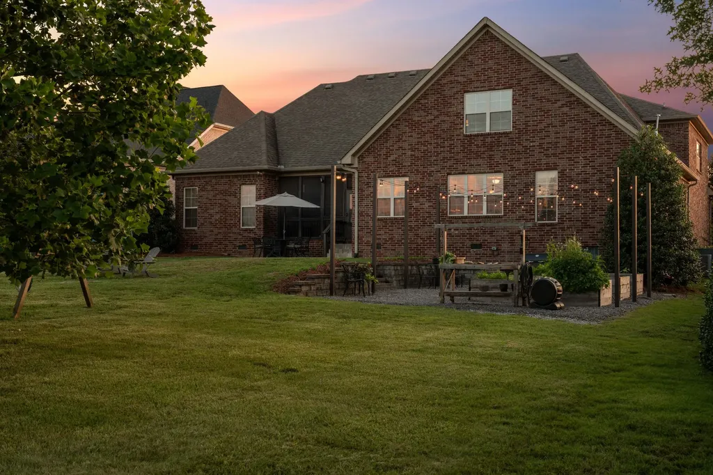 104 N Scarbrough Court Gallatin TN 37066