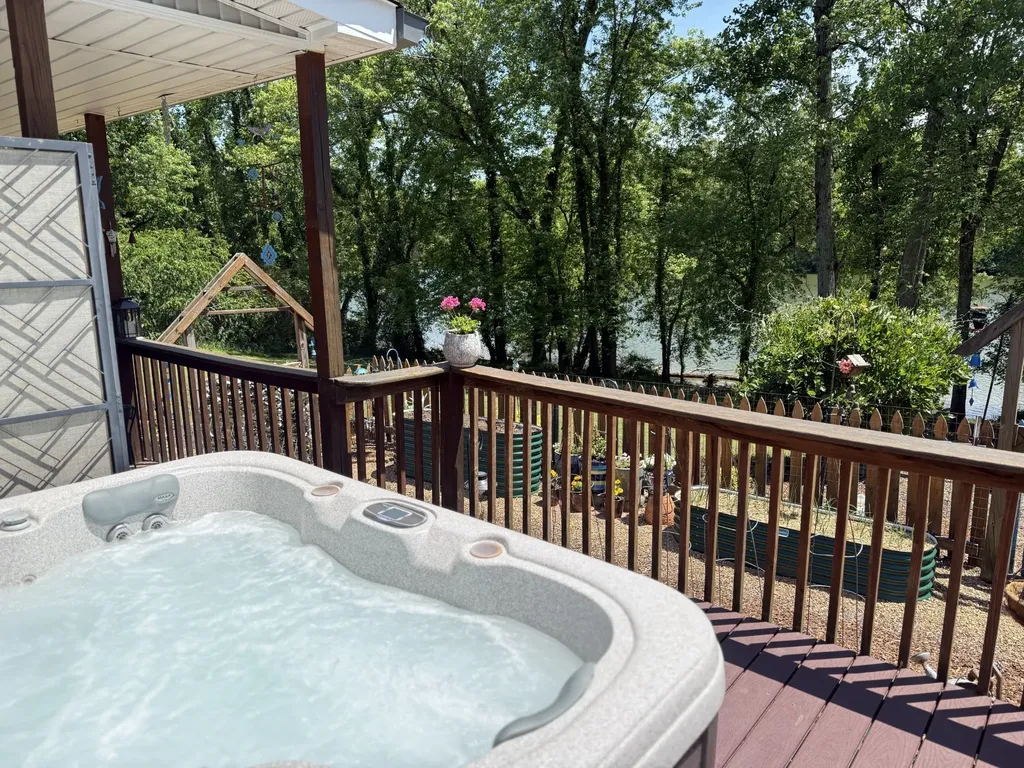 260 Willow Lane Hartsville TN 37074