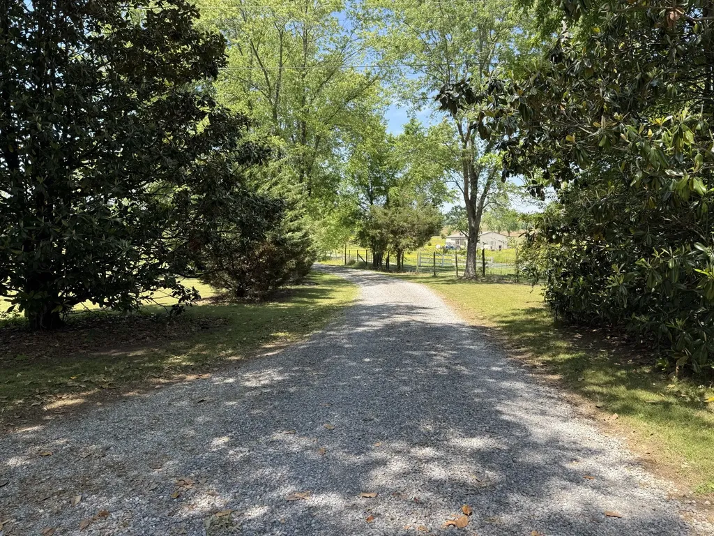 260 Willow Lane Hartsville TN 37074