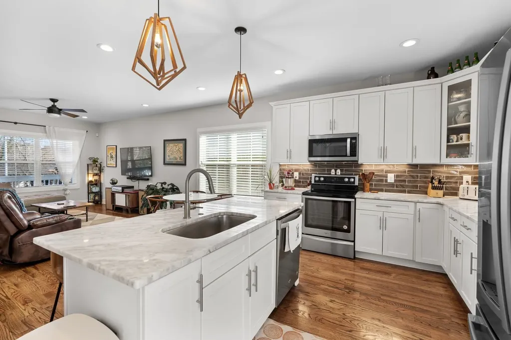 1035 40th Ave, N Nashville TN 37209