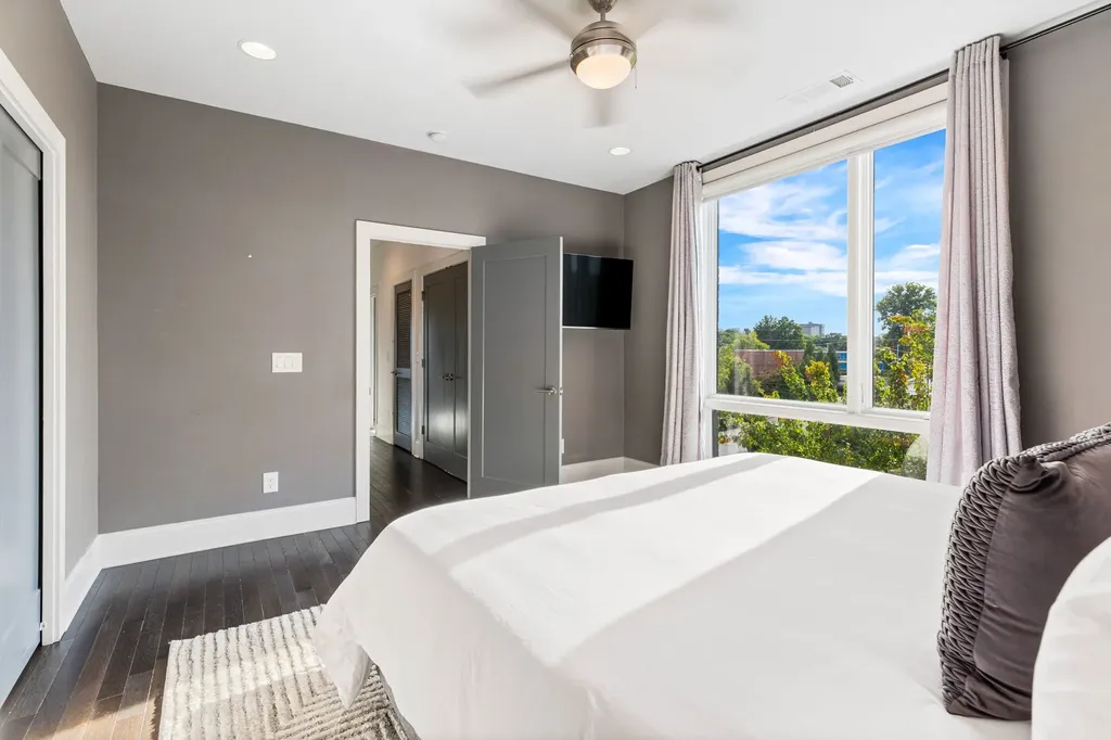 1124 Argyle Ave, S Nashville TN 37203