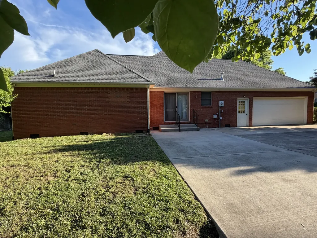 205 Ouida Lane Columbia TN 38401