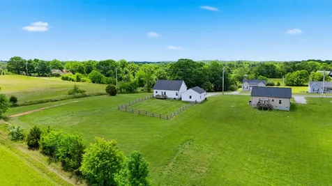 1285 Oak Grove Road Dickson TN 37055