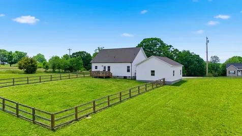 1285 Oak Grove Road Dickson TN 37055