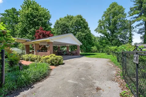 308 W Church Street Smithville TN 37166
