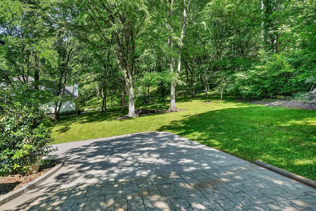 110 Baymont Drive Lancaster TN 38569