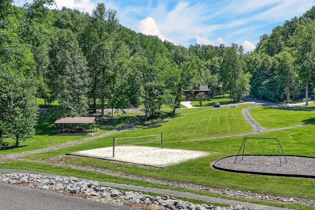 110 Baymont Drive Lancaster TN 38569