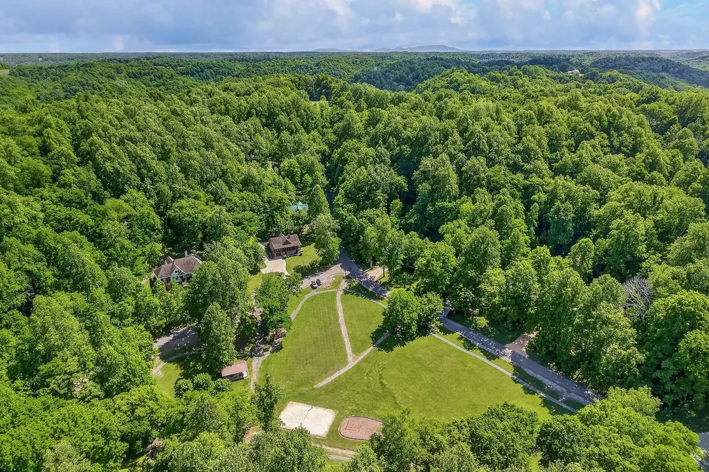 110 Baymont Drive Lancaster TN 38569