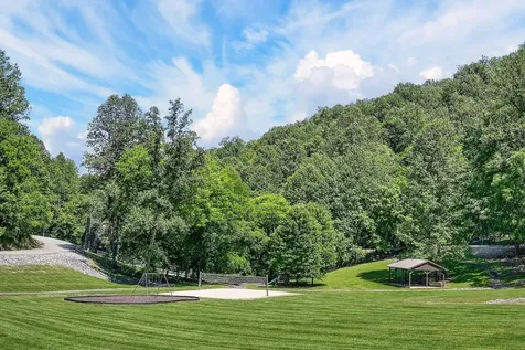 110 Baymont Drive Lancaster TN 38569