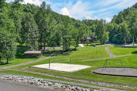 110 Baymont Drive Lancaster TN 38569