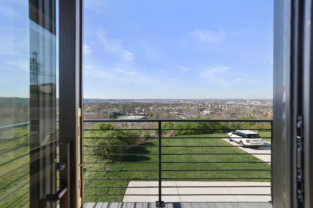 6012B Hill Circle Nashville TN 37209