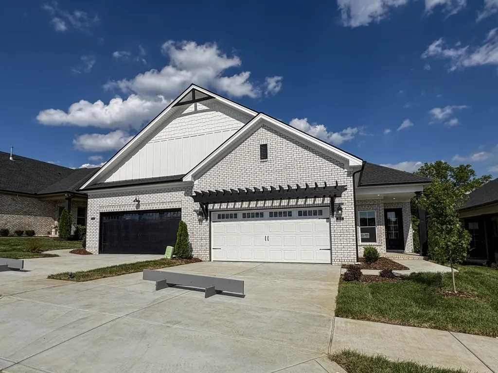 2015 Horseshoe Circle Gallatin TN 37066