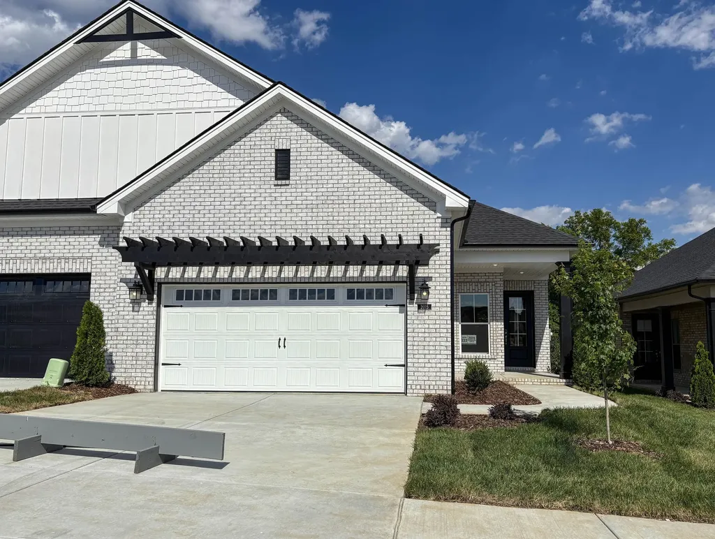 2015 Horseshoe Circle Gallatin TN 37066
