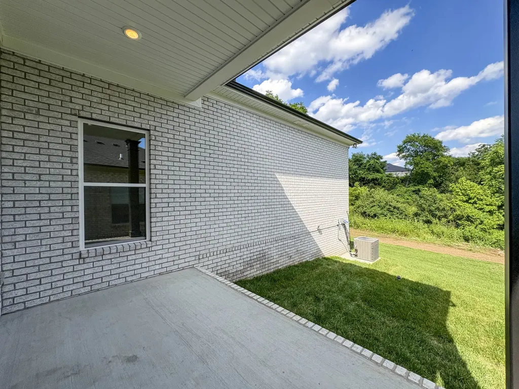 2015 Horseshoe Circle Gallatin TN 37066