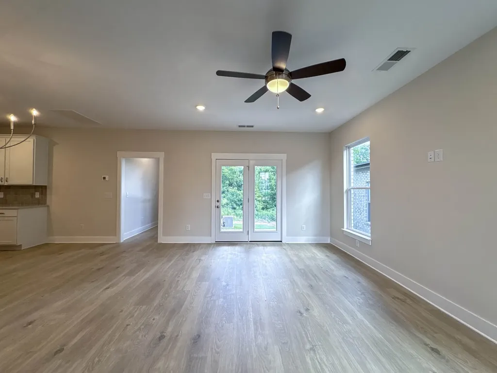 2015 Horseshoe Circle Gallatin TN 37066