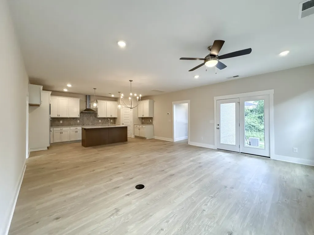 2015 Horseshoe Circle Gallatin TN 37066