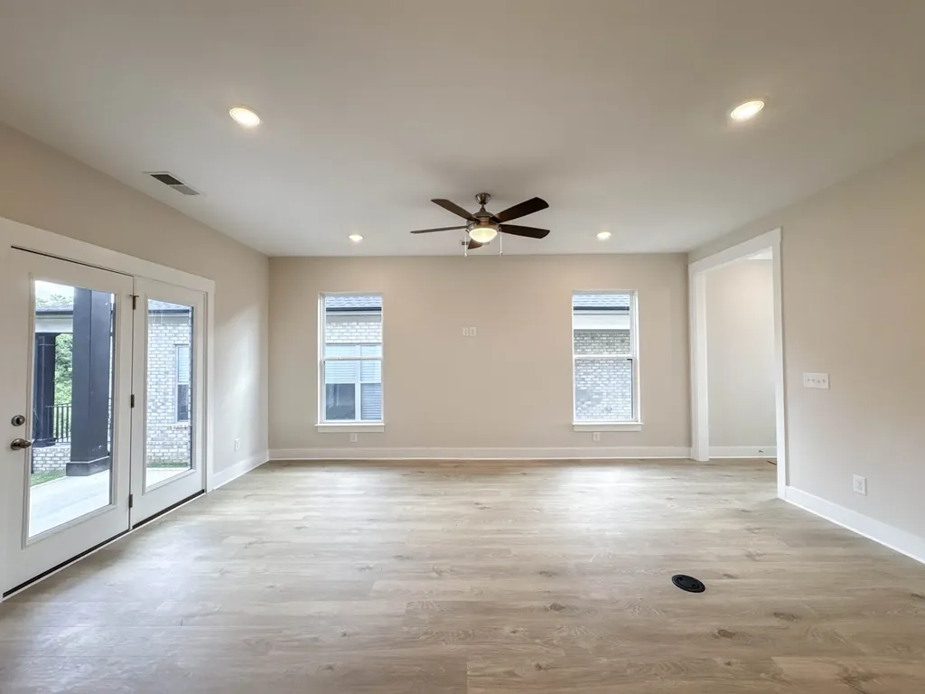 2015 Horseshoe Circle Gallatin TN 37066