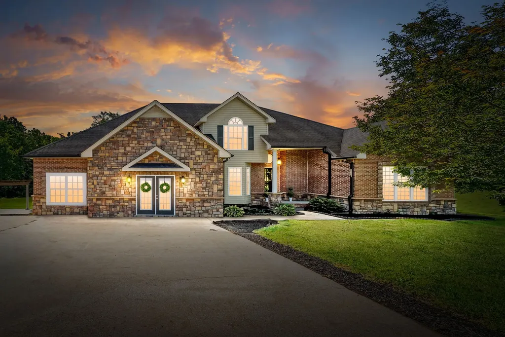 1365 Norman Lane Clarksville TN 37040