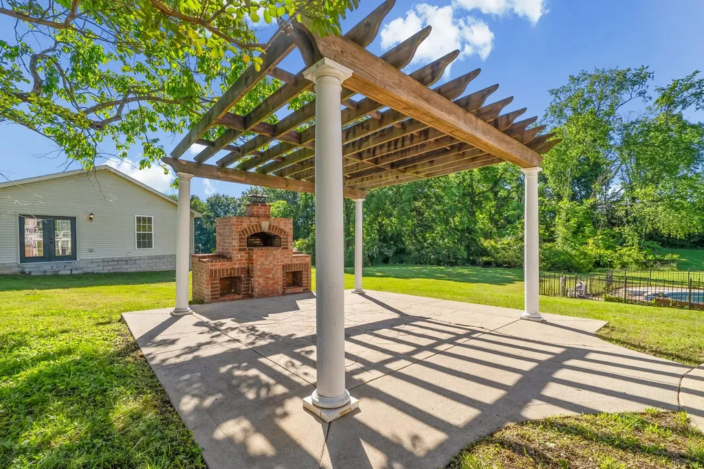 1365 Norman Lane Clarksville TN 37040