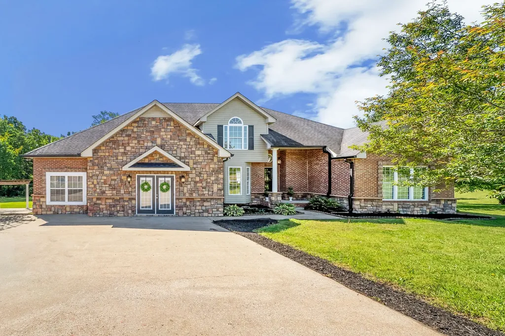 1365 Norman Lane Clarksville TN 37040