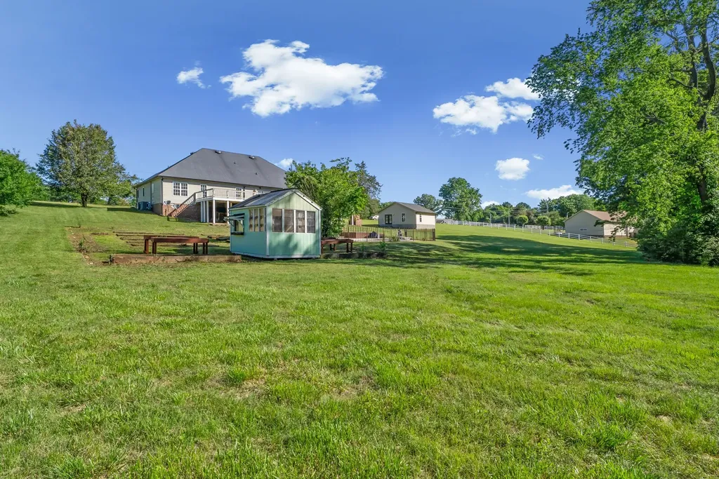1365 Norman Lane Clarksville TN 37040