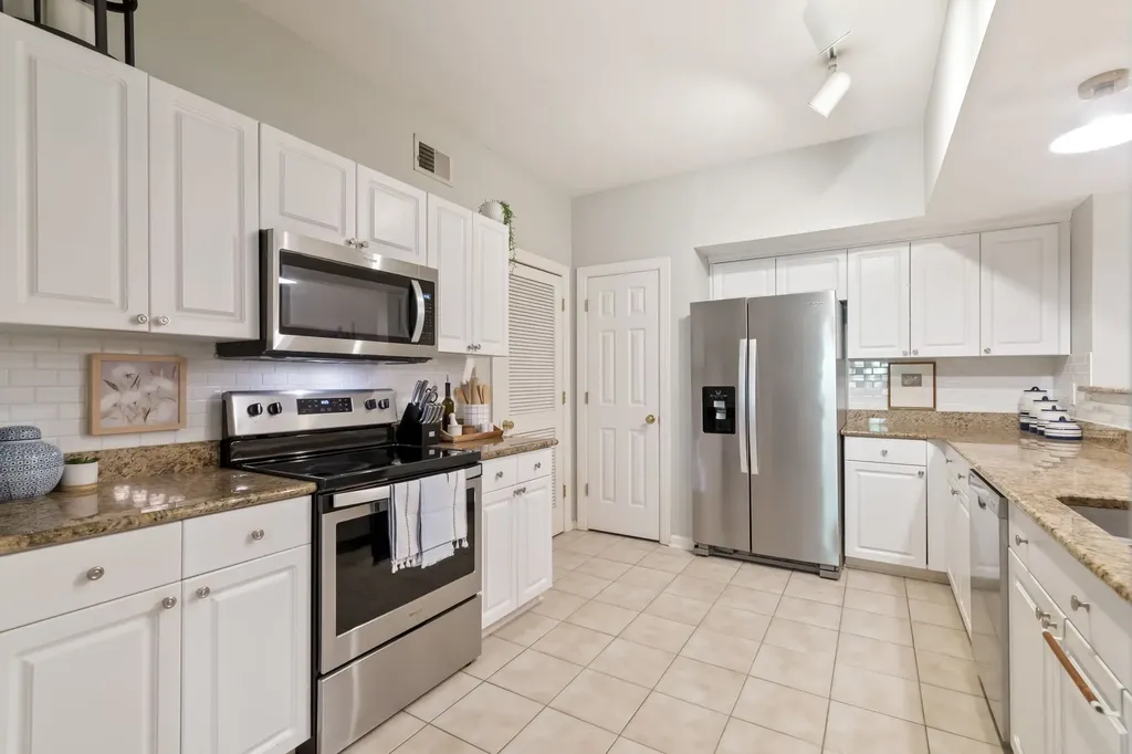 6820 Highway 70, S Nashville TN 37221