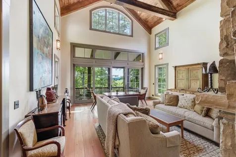 167 Pollywood Lane Sewanee TN 37375
