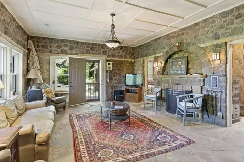 167 Pollywood Lane Sewanee TN 37375
